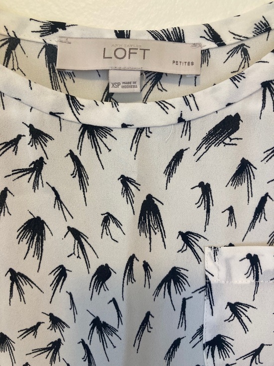 7 Ann Taylor Loft tops. All sizes petite XS. - Picture 14 of 14